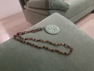 Collar de jade con colgante