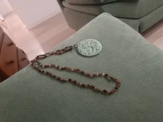 Collar de jade con colgante