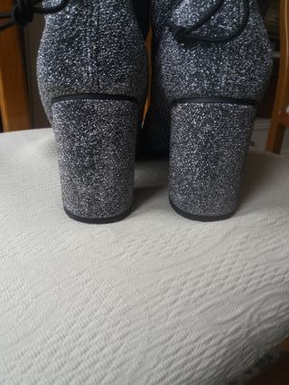 Botines La Strada plateados talla 40