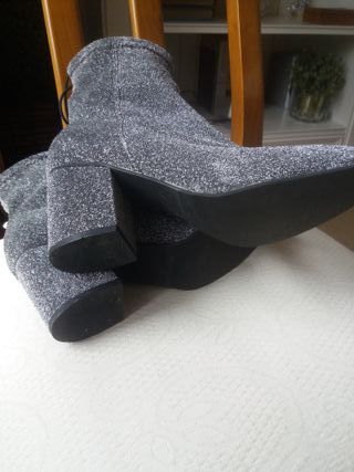 Botines La Strada plateados talla 40