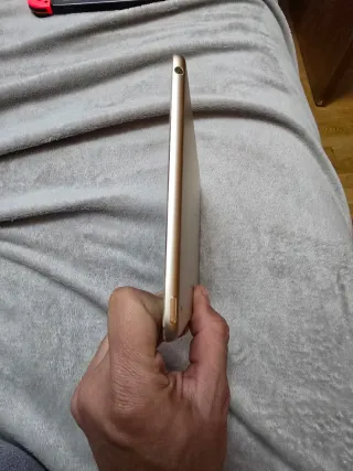 Apple iPad Mini 4 dorado