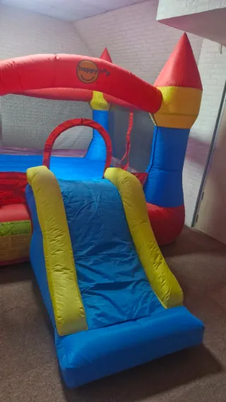 Castillo hinchable con tobogán