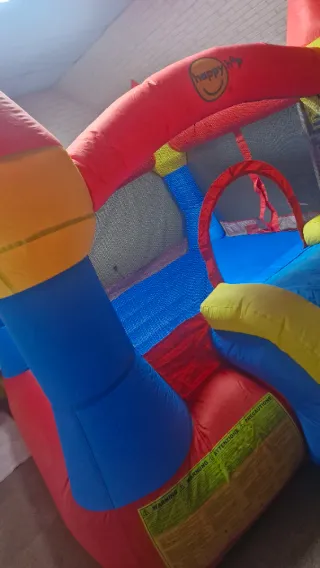 Castillo hinchable con tobogán