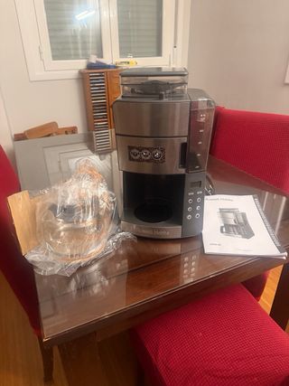 Cafetera Russell Hobbs Grind & Brew