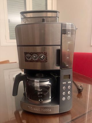 Cafetera Russell Hobbs Grind & Brew