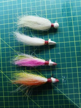 4 señuelos Jig Buic Tail pesca