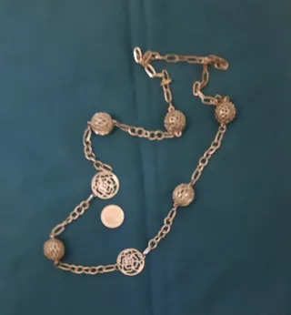 Collar-cadena antigua, largo con eslabones y adorn