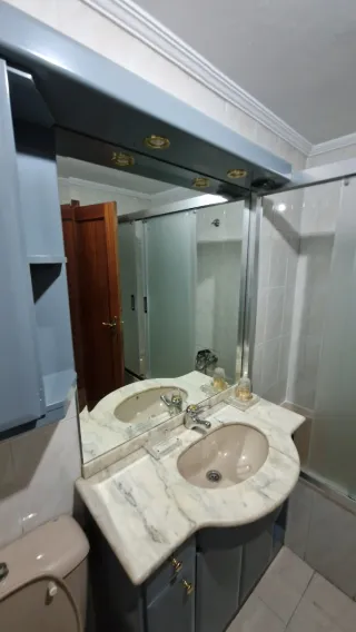 Mueble baño con espejo y armario