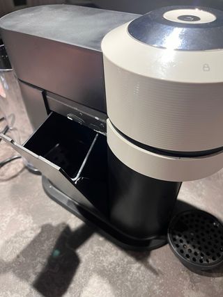 Cafetera Nespresso Vertuo Next D White