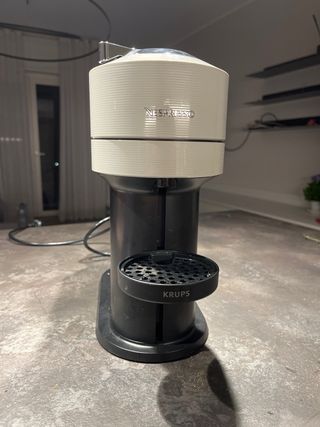 Cafetera Nespresso Vertuo Next D White