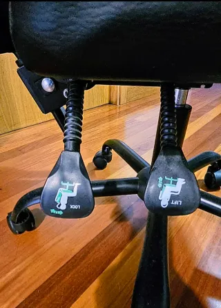 Silla Gamer Fort Xiamen Roja y negra