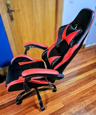 Silla Gamer Fort Xiamen Roja y negra