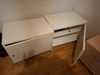 NO TIENEN LLAVES Mesitas metálicas blancas (2 unid