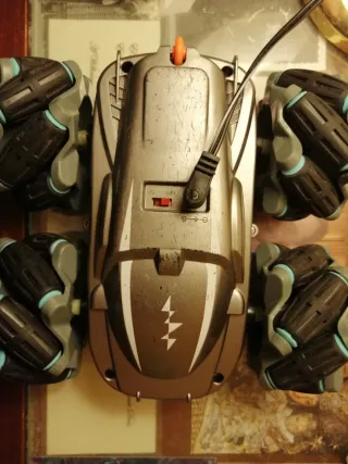 Coche teledirigido 4x4 todoterreno