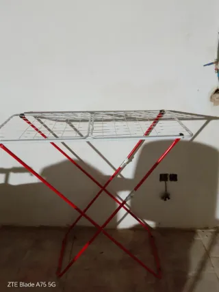 Tendedero Plegable Metálico Rojo