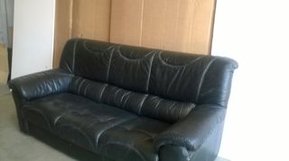 EXTRAORDINARIO SOFÁ de cuero negro 3 CUERPOS