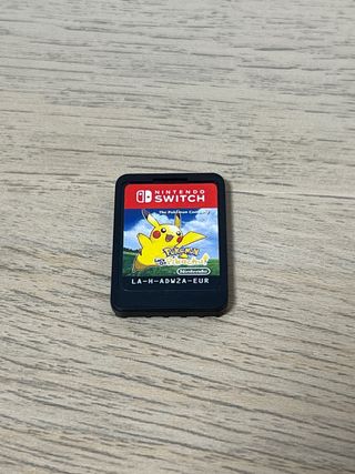 Nintendo Switch + Pokémon Let's Go Pikachu