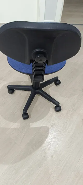 Silla de oficina, escritorio. En perfecto estado