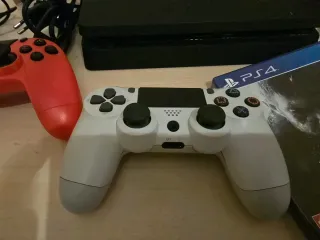 PS4 Slim 1Tb + 2 Mandos + Juegos