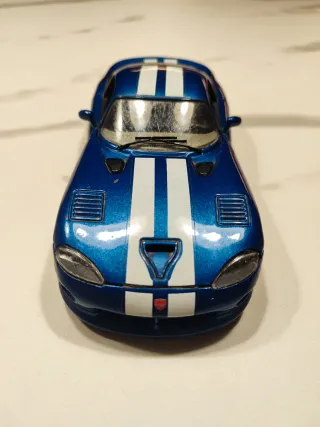 Dodge Viper GTS Coupé escala 1:24 – Bburago
