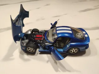 Dodge Viper GTS Coupé escala 1:24 – Bburago