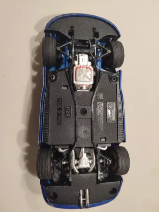 Dodge Viper GTS Coupé escala 1:24 – Bburago