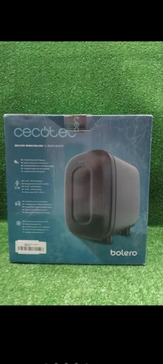 Mini nevera Cecotec negra