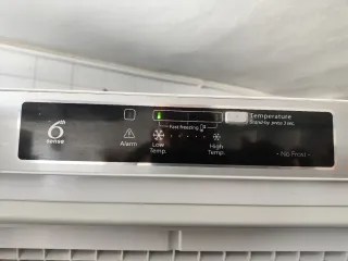 Congelador vertical Whirlpool 160cm