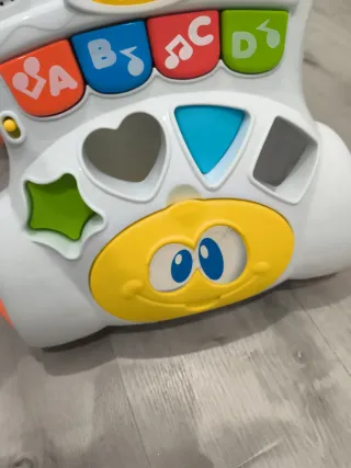 Correpasillos musical con figuras