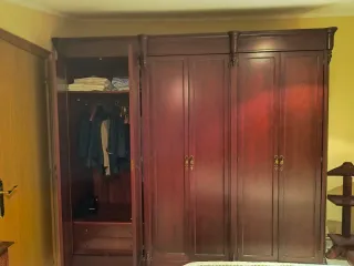 Dormitorio completo madera oscura