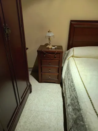 Dormitorio completo madera oscura