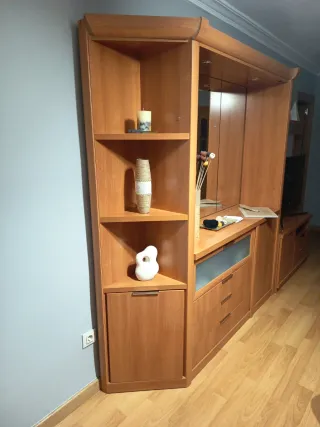 Salón completo( muebles sillas mesa, vitrina)