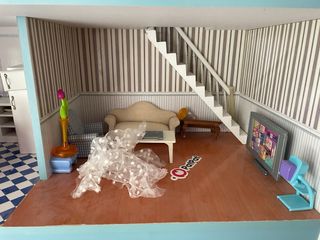 Casa de muñecas azul - Puedo donar los muebles