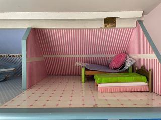 Casa de muñecas azul - Puedo donar los muebles