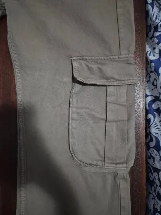 Pantalón cargo marrón talla 40