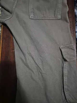 Pantalón cargo marrón talla 40
