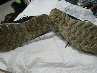 Zapatillas Salomon Negras y Verdes