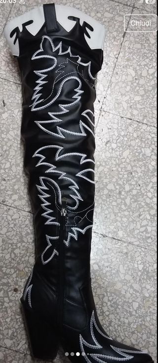 Stivali alti al ginocchio neri e bianchi texano