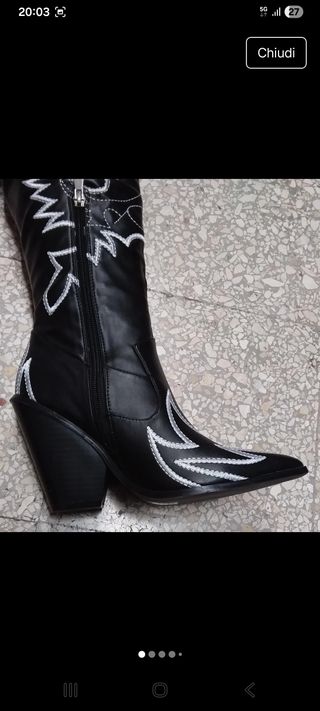 Stivali alti al ginocchio neri e bianchi texano