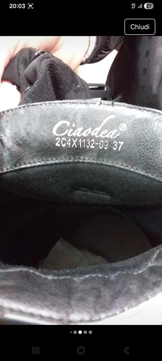 Stivali alti al ginocchio neri e bianchi texano