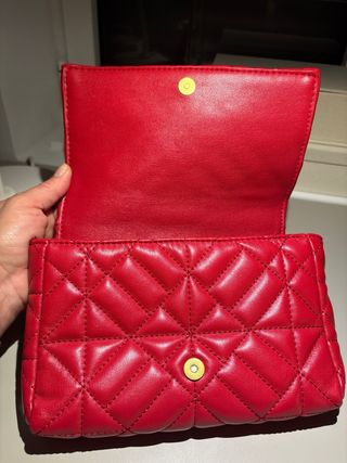 Bolso Rojo de Zara con Cadena Dorada