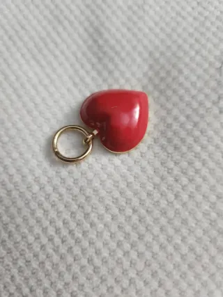 Charm Corazón Carolina Herrera