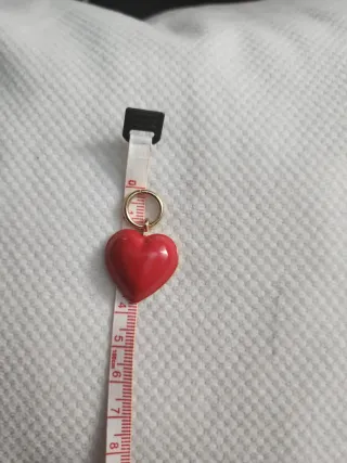 Charm Corazón Carolina Herrera