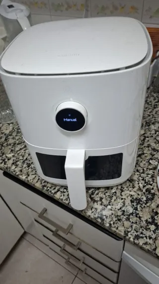 Freidora de aire blanca