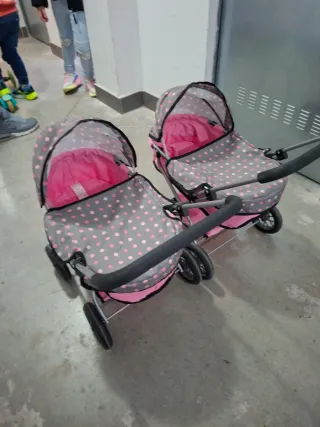 Cochecitos de juguete