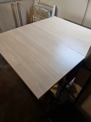 Mesa de cocina madera y metal