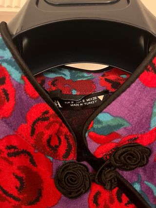 Vestido tipo japonés corto floral Zara talla S