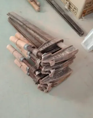 Sargentos carpintero CESAR