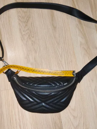 Riñonera acolchada negra