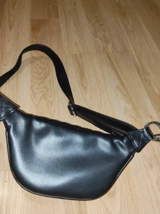 Riñonera acolchada negra